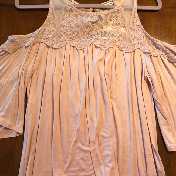 NWT Eyeshadow size M cold shoulder lace 3/4 sleeve - Picture 2 of 4